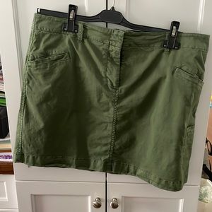 Vineyard Vines Cargo skirt